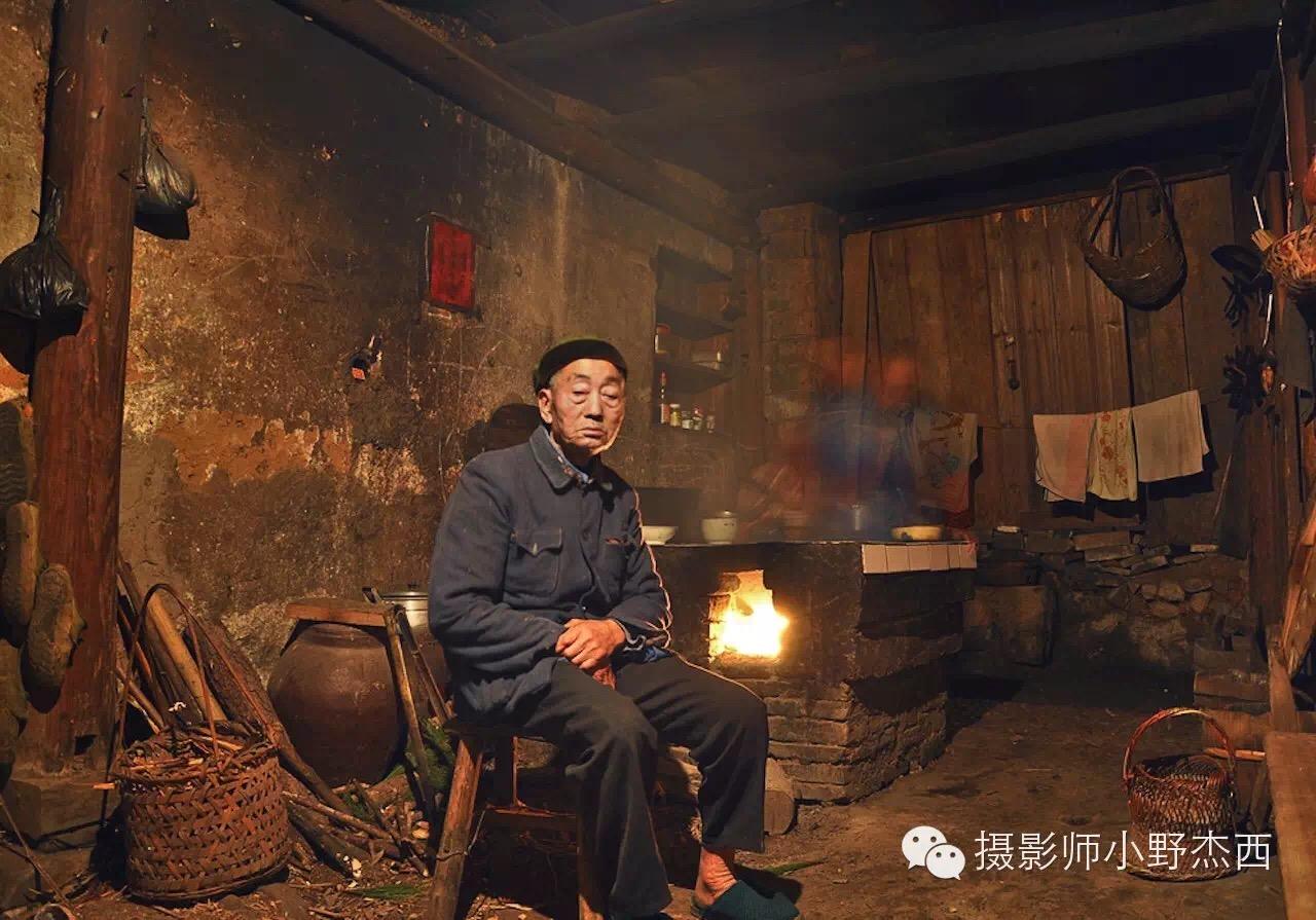 中国农村老爷子的时尚大片：孙子给85岁爷爷拍了一组照片 帅遍了全中国