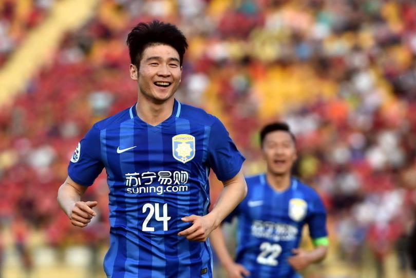 亚冠-吉翔破僵防线送礼  苏宁1-1 平10人越南平