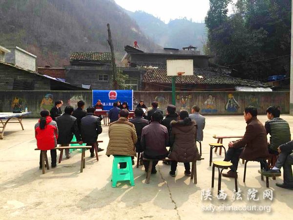 紫阳法院:巡回法庭进乡村 普法宣传受欢迎|庭审