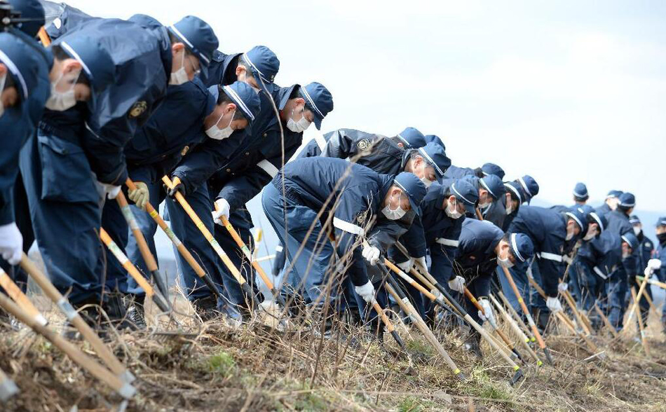 警察怎么找失踪人口_人口失踪登报奖赏图片(2)