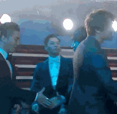 易烊千玺变小迷弟 跟bigbang握手后 嘴角都翘啦 手机凤凰网