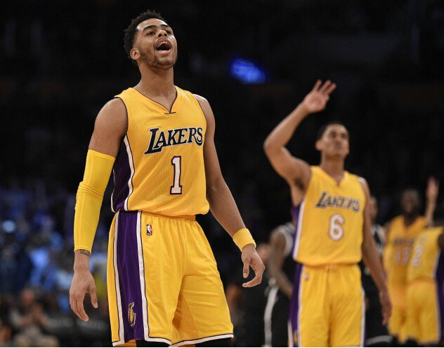 湖人榜眼惨遭队友集体孤立!偷拍事件引众怒