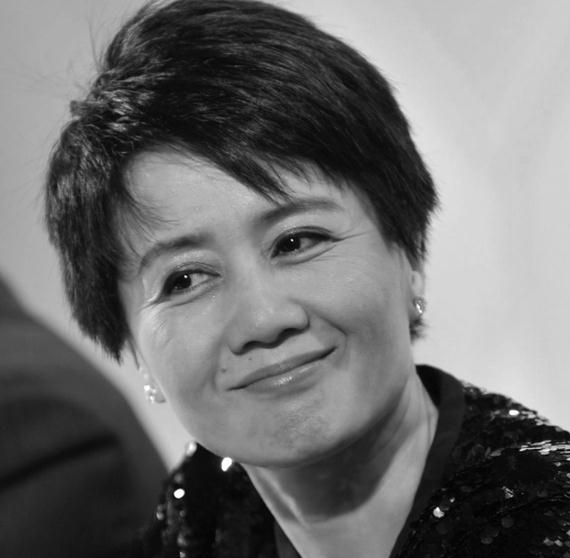 澳门官员财产公开:赌王四太成政界首富