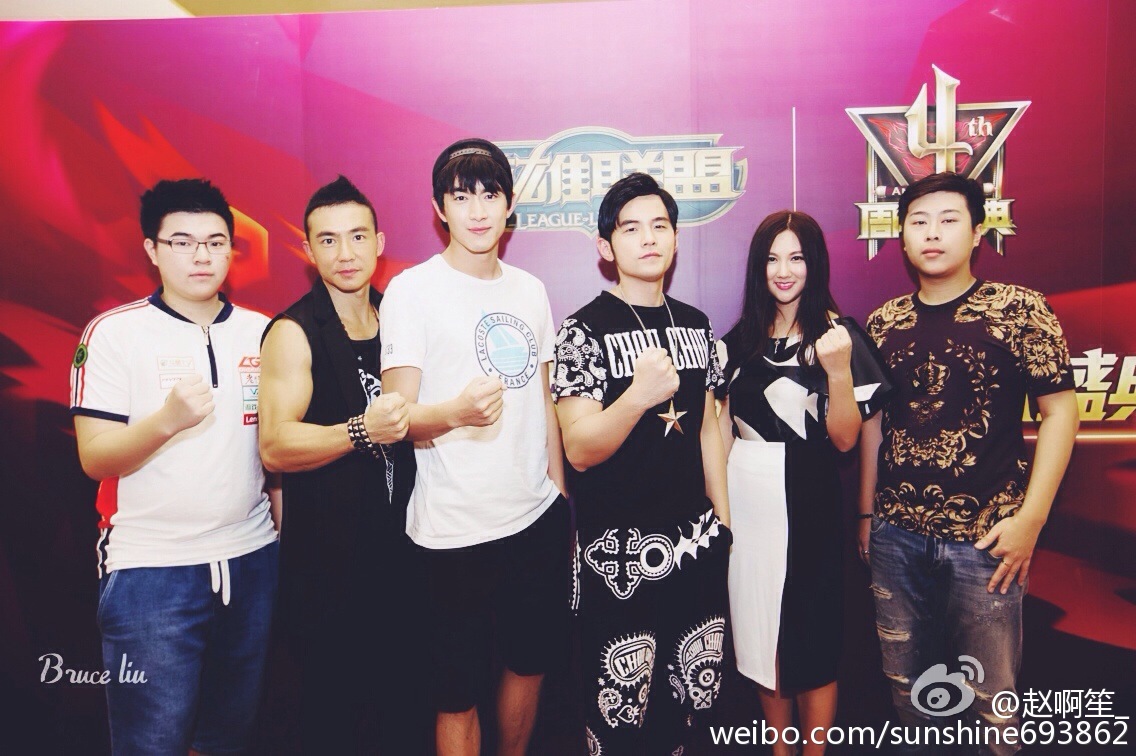 周杰伦王思聪林更新聚LOL表演赛 周杰伦杀爆