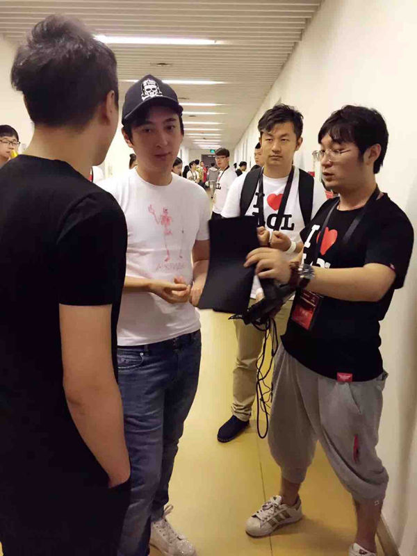 周杰伦王思聪林更新聚LOL表演赛 周杰伦杀爆