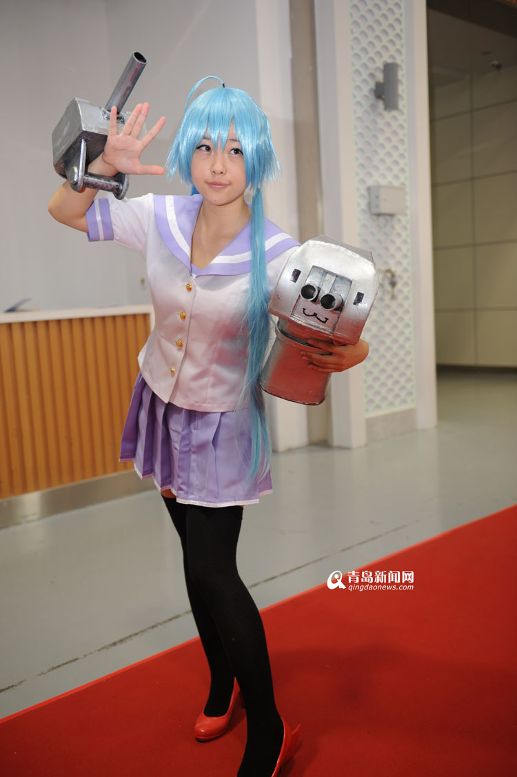 青岛动漫同人展开幕 美女cosplay吸人眼球(图)