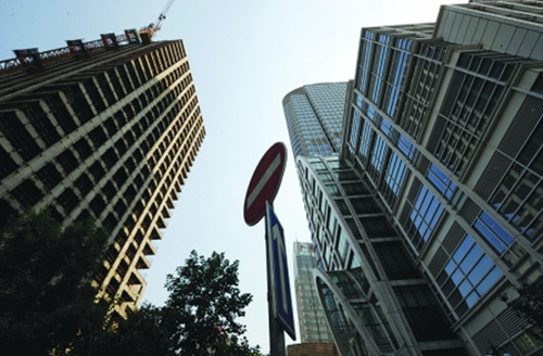 6.01凤凰指数:行情直跌近70% 申花成交单价7万