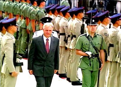 港媒披露“港独”史：彭定康骗过中共广埋余孽|葛量洪|香港政治_凤凰历史