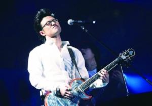 新歌歌词被指露骨 汪峰愤怒：竟然亵渎我的作品