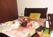 男子发现妻子与他人私会 将妻砍死后自尽