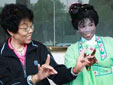 非洲女孩“美白”学越剧 网友齐赞超可爱