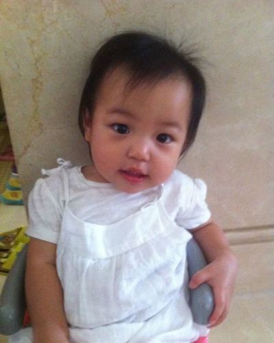 赵薇爱女小四月成长全记录 撒娇卖萌惹人爱(图)