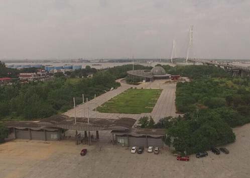 南京一公园耗资2.6亿建造 如今荒废沦为个人牟