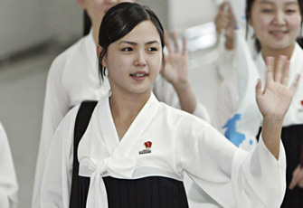 媒体曝光金正恩妻子16岁旧照