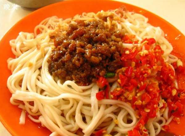 八碗香果面馆强势出击 树立重庆小面培训标杆