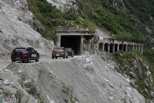 跑马溜溜 传祺双雄 共谱康定情歌!-广汽传祺众