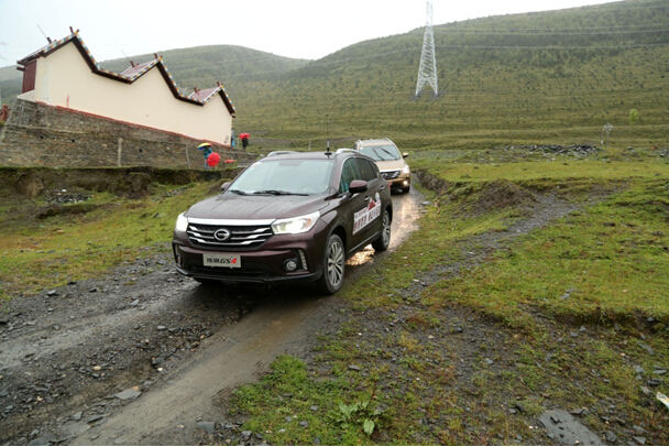 跑马溜溜 传祺双雄 共谱康定情歌!-广汽传祺众