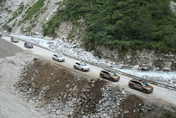 跑马溜溜 传祺双雄 共谱康定情歌!-广汽传祺众