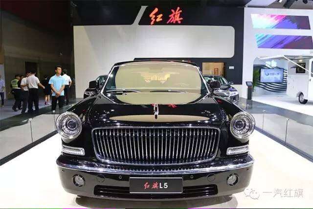 红旗闪耀第十三届中国国际汽车博览会-济南金
