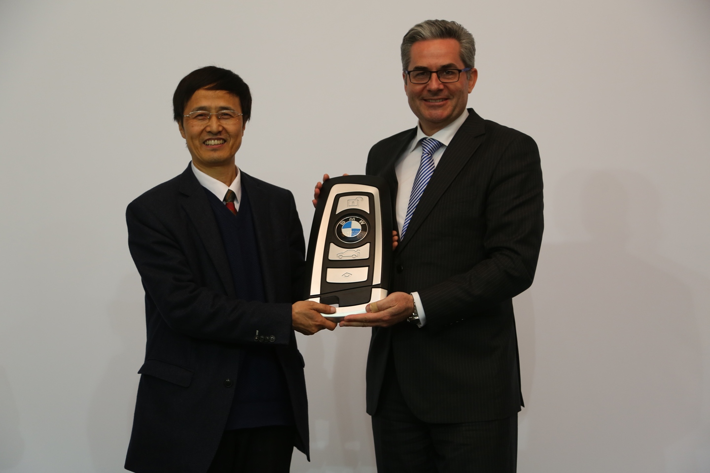 宝马助力交大校庆 共圆蓝天白云的梦想-丽水宝