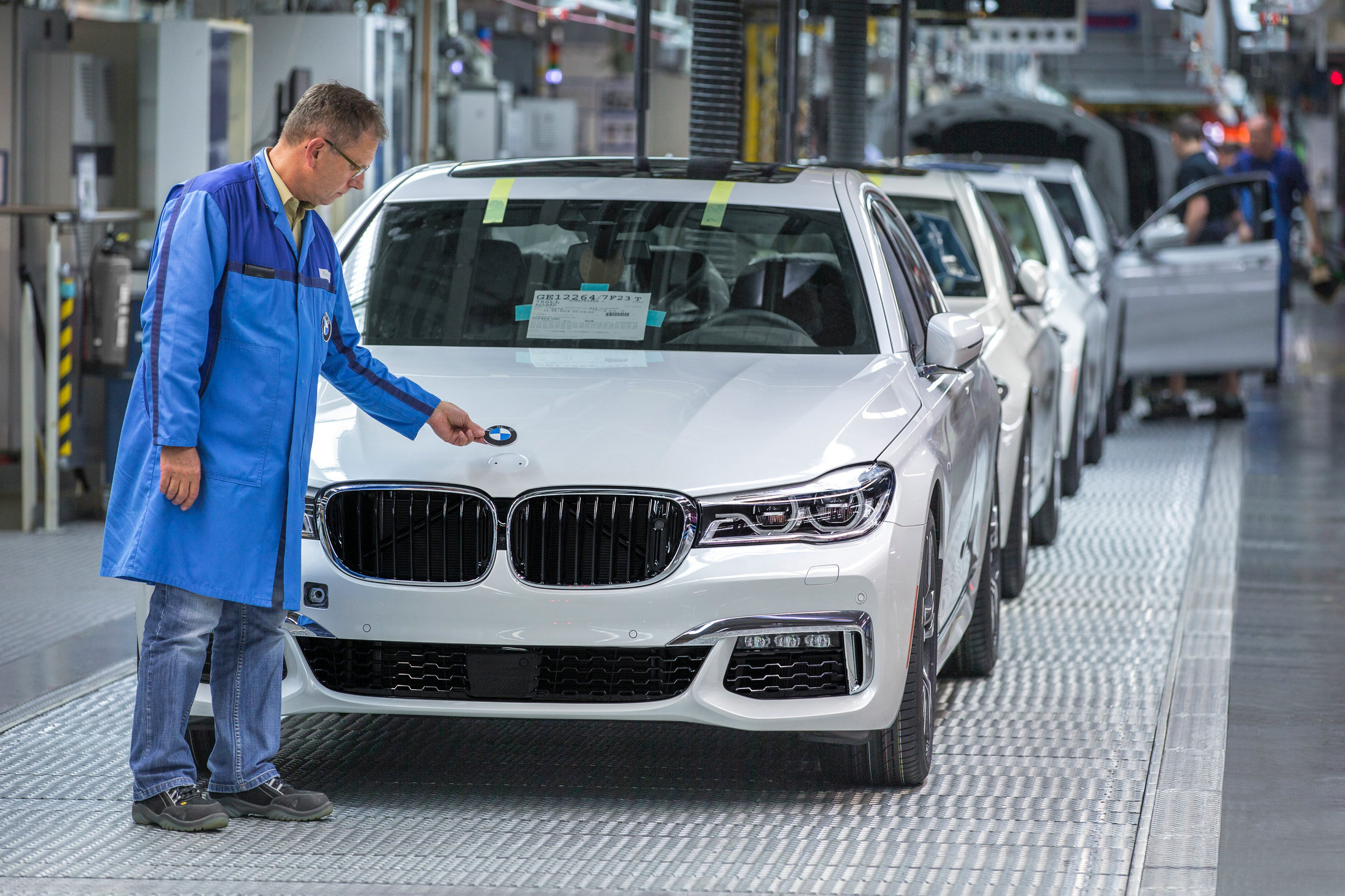 全新BMW 7系在宝马丁格芬工厂正式投产-嘉兴