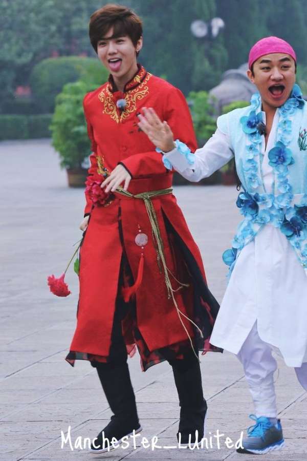  奔跑吧兄弟第三季 首站洛阳 鹿晗亮相跑男3红衣