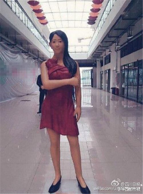  最丑蜡像纪录刷新  什邡丑得哭名人蜡像勇夺第