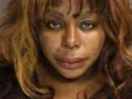 女子给人下体注硅胶 增大 致其死亡 被控杀人罪