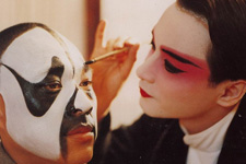 《霸王别姬》1993年获最佳外语片及最佳摄影奖提名，拿到最佳摄影奖。