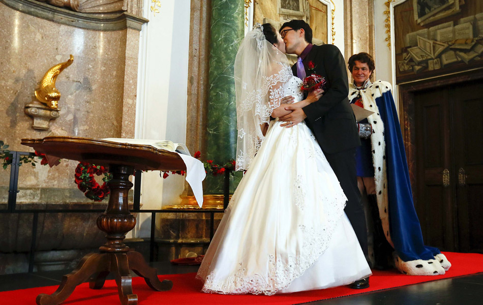 15对中国新人在德国举行婚礼