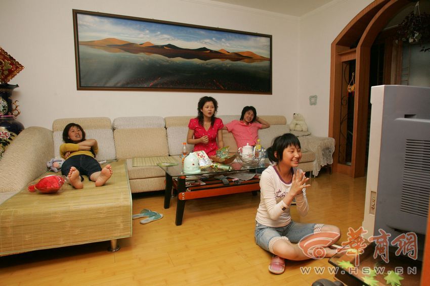 [社会万象]西安:父亲拍摄高考女儿19年成长故事