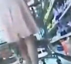 男子趁女子试鞋偷拍裙下