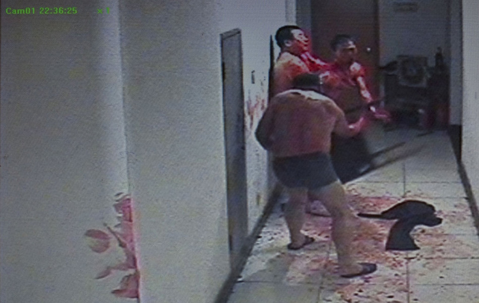 兄弟俩 旅馆 内遭陌生 男子 砸伤_资讯频道_凤凰