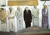 巴勒莫嘉布遣会的地下墓穴