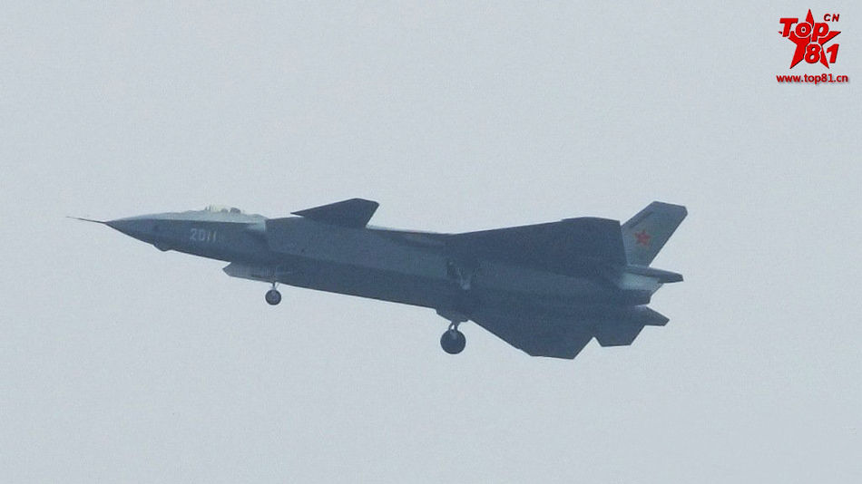 歼20首飞军迷反应图片