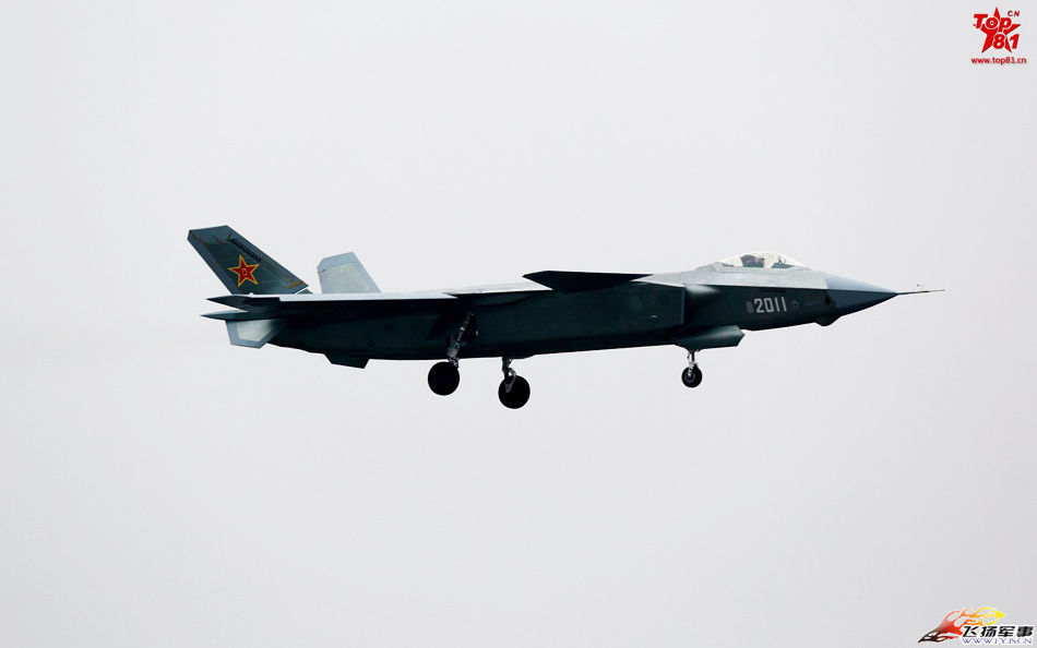 歼20首飞军迷反应图片