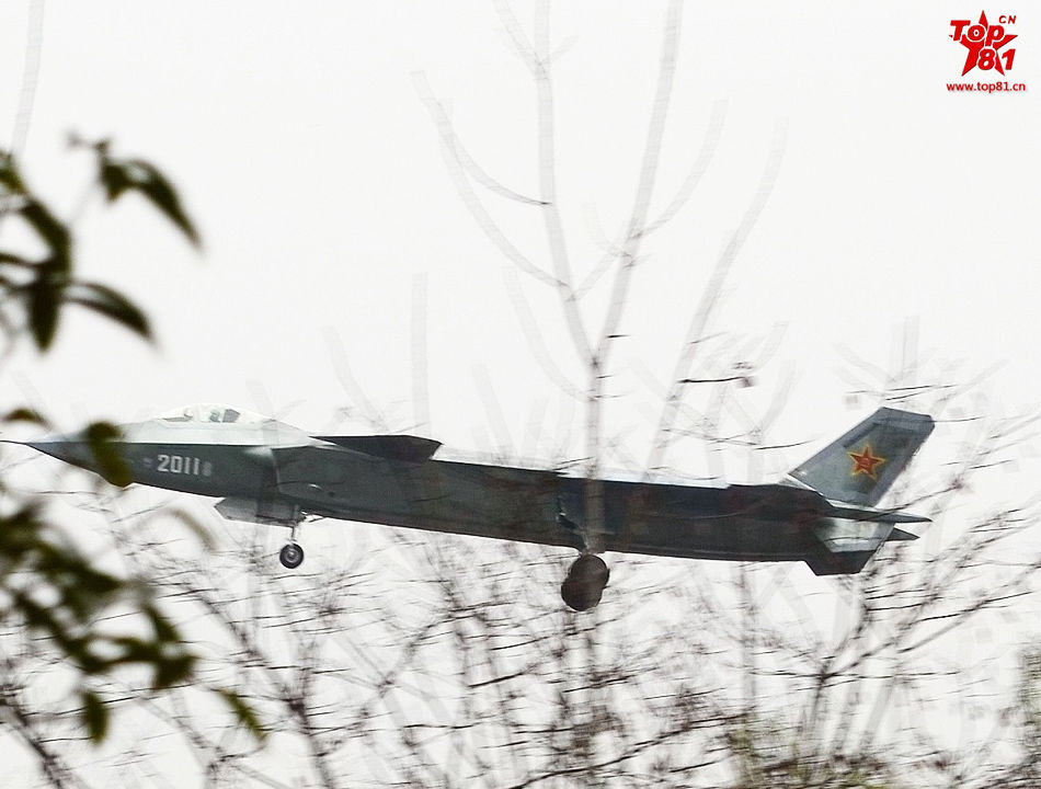 歼20首飞军迷反应图片