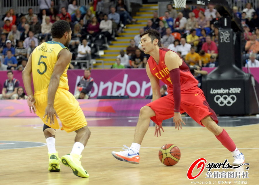 男篮小组赛 中国20分惨败澳大利亚