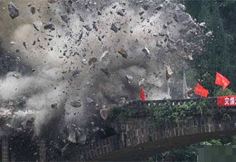 四川芦山县7级地震滚动图片