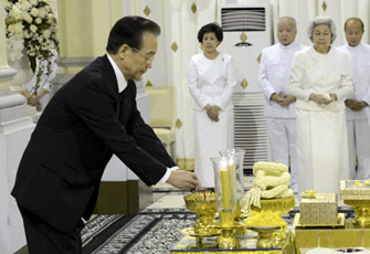 温家宝吊唁柬埔寨太皇西哈努克