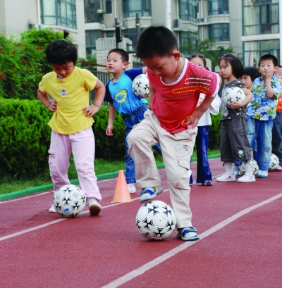 南京金信幼儿园发现 孩子多运动有利培养创造