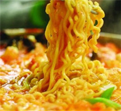 大学的“美食天堂” 泡面也饱含深情