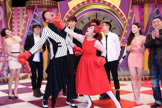 Selina担任《最强大国民》主持 压力大到睡不好