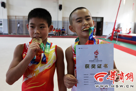 省运会青少年组举重比赛开赛 宝鸡运动员获27