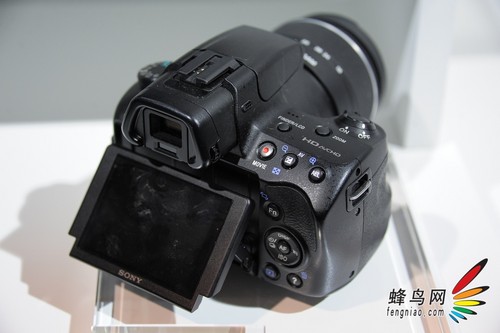 索尼发布新品微单与单电相机 包含全新镜头_龙