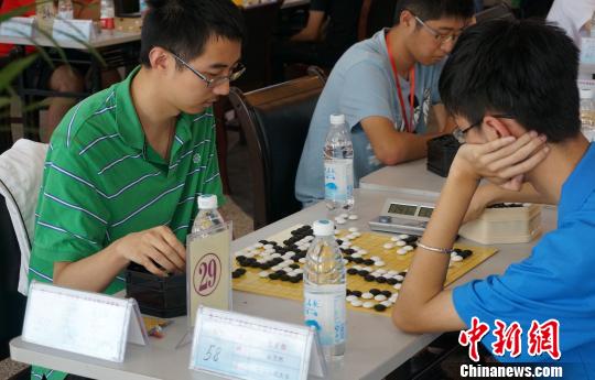 应氏杯中国大学生围棋赛开幕 百余选手对弈