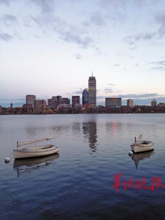 波士顿查尔斯河畔风光