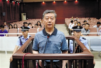 一位政法委书记的权力溢出效应