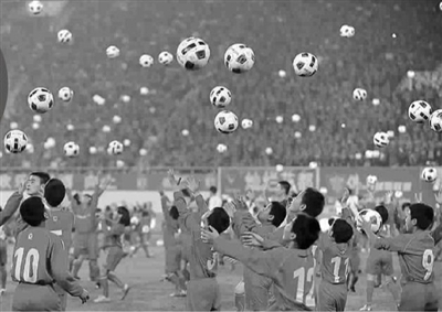 恒大足校学费上涨1.5万 本赛季门票销售上亿