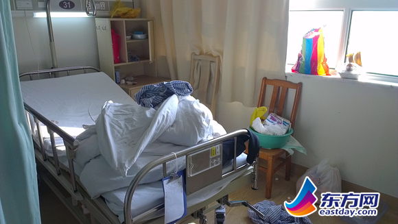 普陀区中心医院老先生的病床